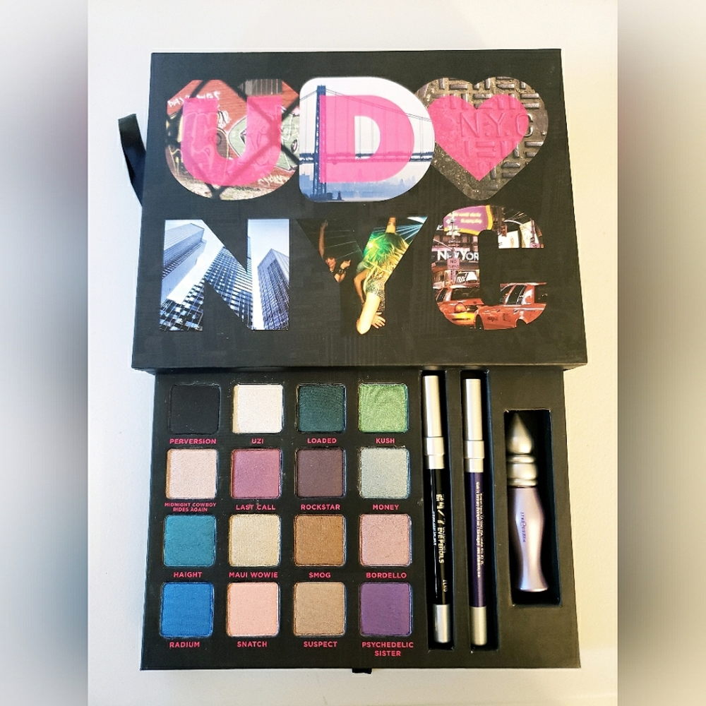 Urban Decay Book of Shadows Vol. 3
